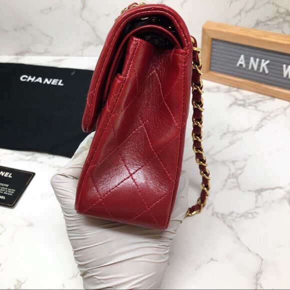 SOLD CHANEL Lambskin Red Iridescent Quilted Small Classic Flap 23cm Chain bag - Picture 6 of 14